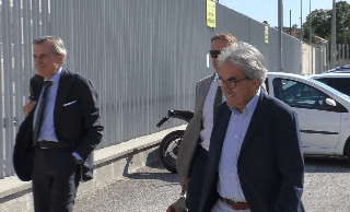 Pesaro - Affidopoli, Arceci arrivato alla sede della Finanza: "Chiarirò la mia posizione"